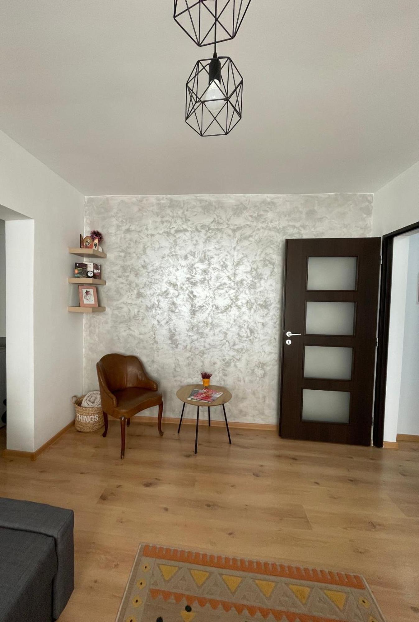 Apartament Cina Husi Kültér fotó
